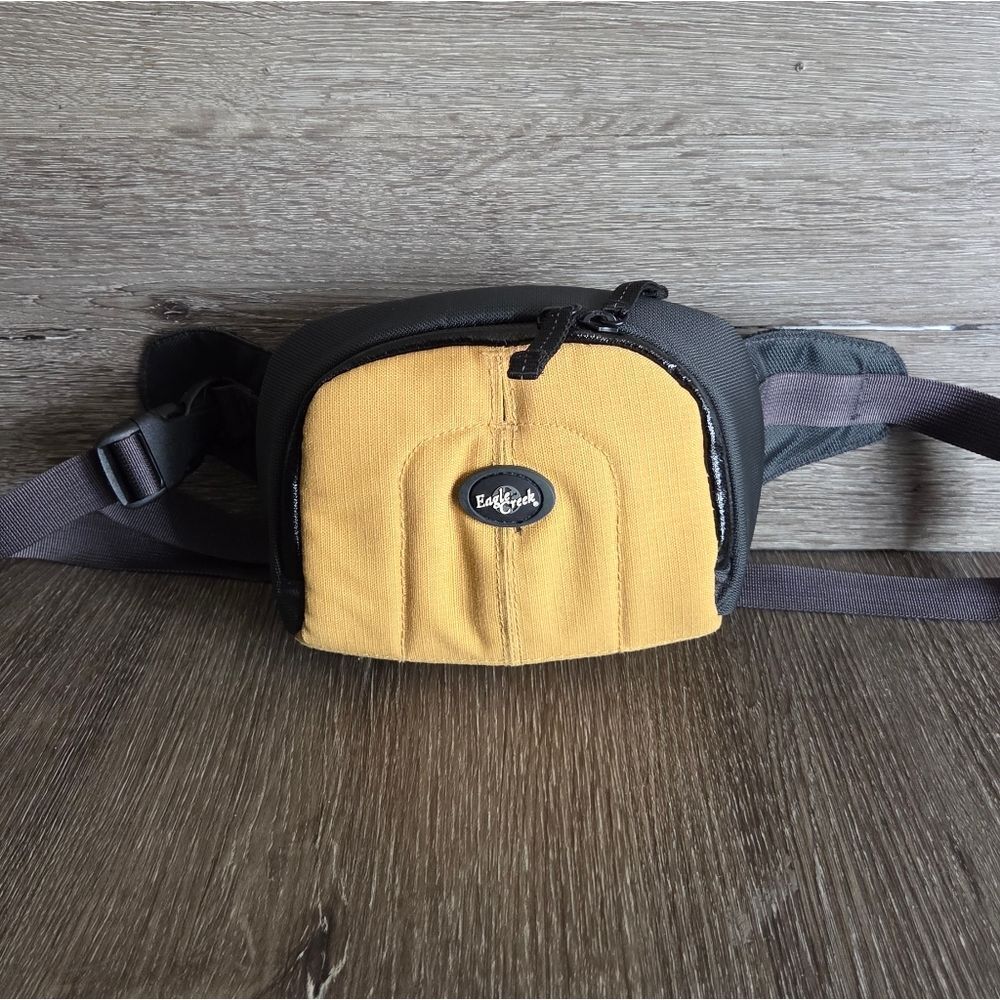 Eagle Creek Yellow and Gray Camera Waist Bag Fanny Pack